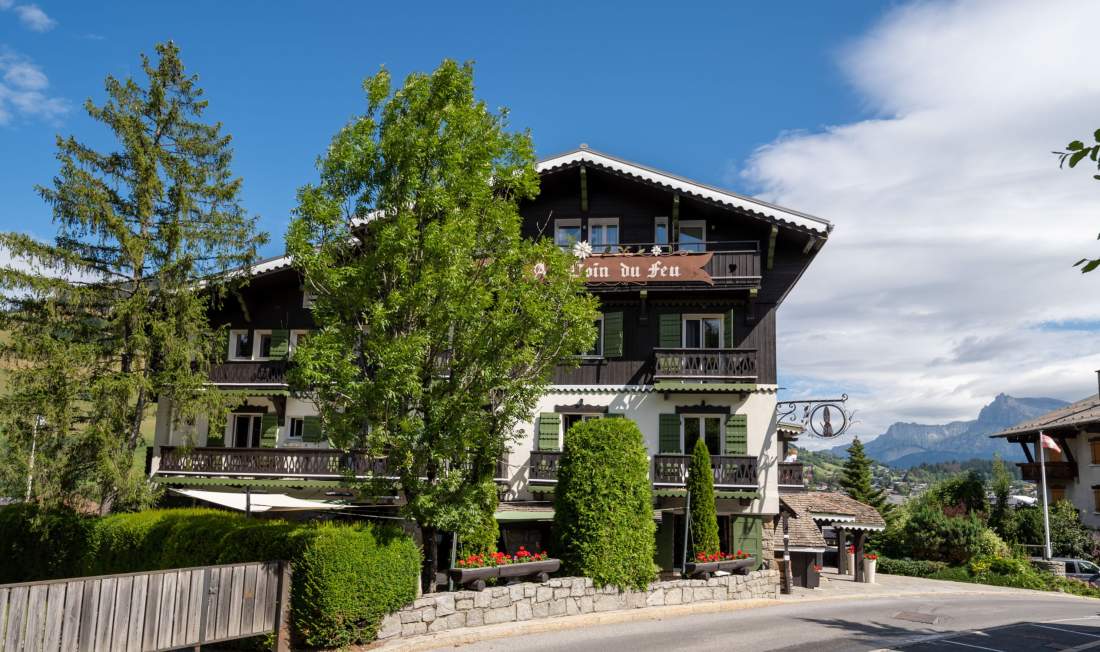 Au Coin du Feu, Hôtel Megève Centre, Devanture