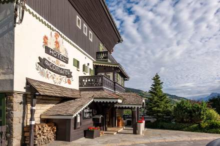 Au Coin du Feu, Hôtel Megève Centre, Devanture 